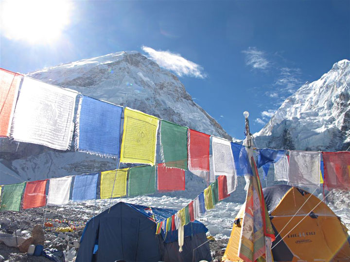 Campamento en el Everest, Himalaya. Expedición argentina al Everest 2011. Foto: Matías Everest