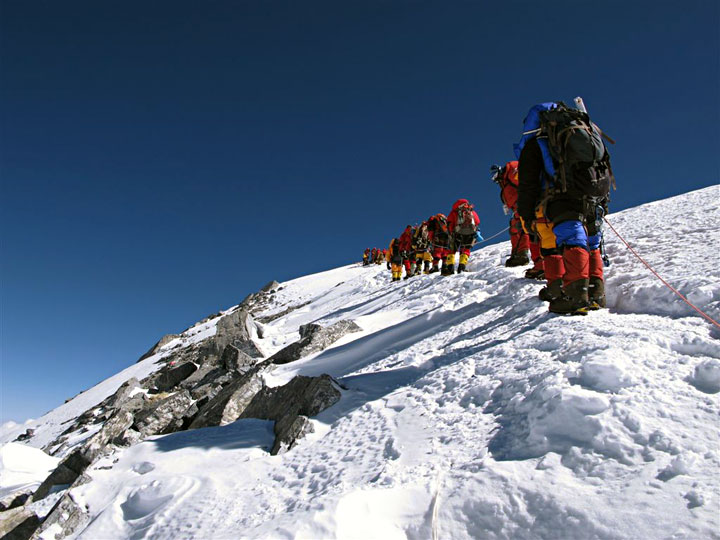 Cordada, Everest 2011. Foto: Matías Erroz